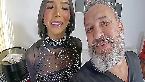 Amateur brunette with a big ass gets fucked in the ass