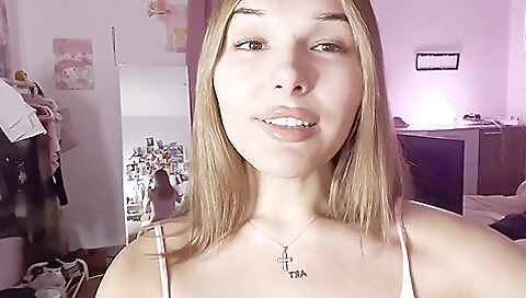 Tattooed amateur babe gets ass fucked hard in bareback