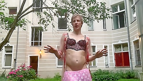 Thick black cock in the ass of a hot brunette 3d porn video