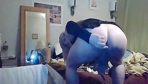 Amateur transvestite with a big ass masturbates solo